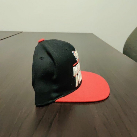 SnapBack - Picture 3 of 4
